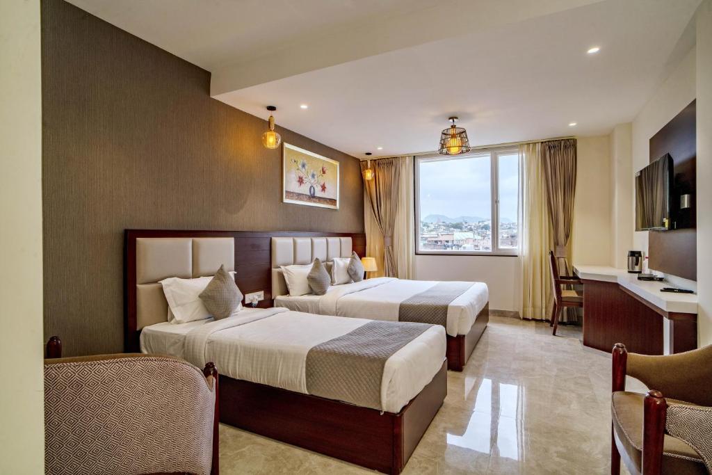 Triple Room with City View